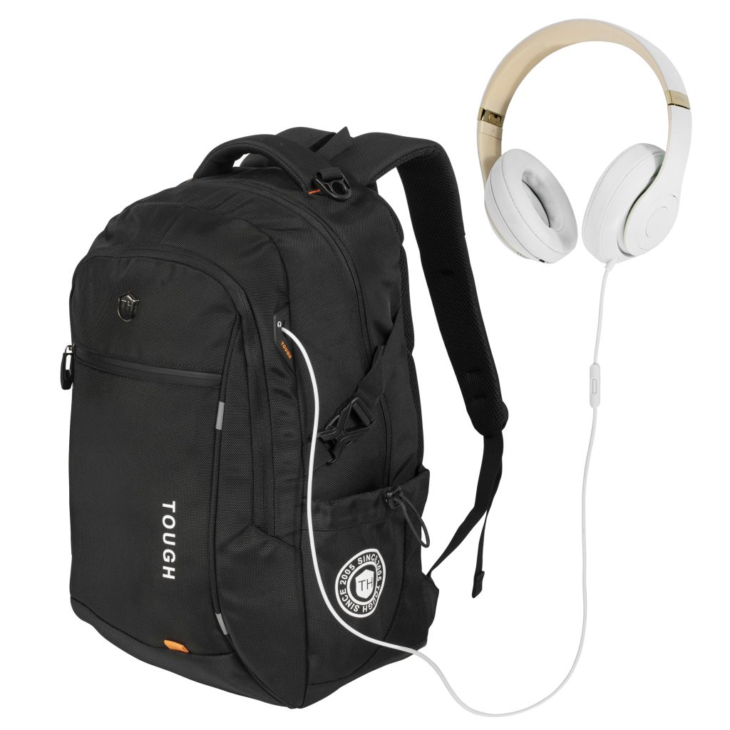 Rucsac With Beats Headphones